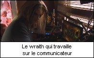 Le wraith qui travaille sur le communicateur