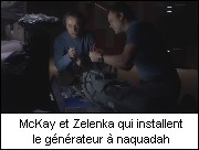 McKay et Zelenka qui installent le gnrateur  naquadah